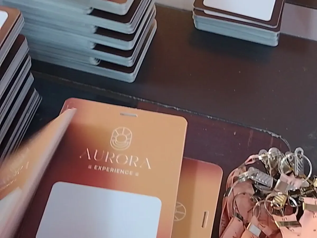 Materiais para eventos em Niterói: credenciais em PVC, cordões, apostilas e números para sorteio